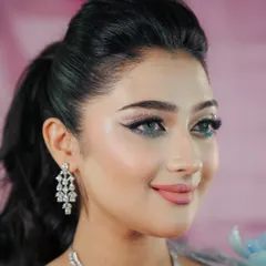 Dreaming in shades of blue. A beautiful, ethereal look with a pop of blue on the lower lash line.