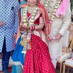 It’s moments like these that I live for. Seeing a bride look this radiant on her wedding day in a custom Tehhzeeb lehenga is the greatest reward. We combined a traditional red bandhani with a rich blue brocade to create this unique bridal look.
