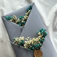 Wrapping joy, one gift at a time. Here is a collection of some of my favorite gift wrapping styles, featuring everything from bold colors and patterned paper to minimal wraps with vellum, dried flowers, and wax seals.