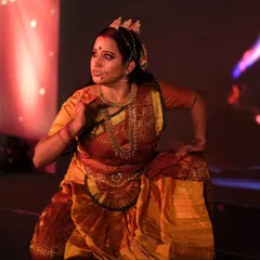 The expressive eyes are the focus here. The makeup is bold and defined, a key element for any stage artist to convey emotion to the audience.