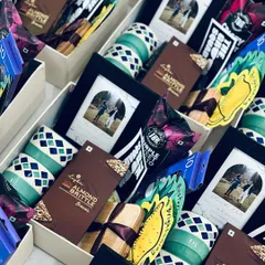 Get your groom squad ready for the big day with our custom hampers. Each box is thoughtfully assembled with personalized photo frames, snacks, and fun accessories to thank your groomsmen for being part of your journey.