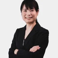 A classic headshot against a clean, white background is timeless and versatile. My focus here is on capturing a confident and approachable expression, ensuring the portrait is perfect for everything from a LinkedIn profile to a corporate directory.