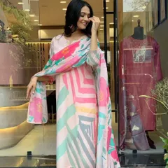 I love the modern, abstract print on this light pink rayon kurta set. It's a fun, contemporary piece that's still super comfortable for all-day wear.