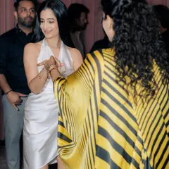 A moment from our Salsa Night collaboration with Cosybox Delhi. I love teaching the basics and watching people connect through the rhythm and movement of salsa.