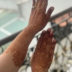 The beautiful color of a mature henna stain a day or two after application. My organic paste develops into this gorgeous deep brown, perfect for your wedding photos.
