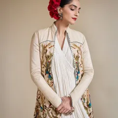 Sonam Kapoor embodying grace in a vintage Rohit Bal ensemble for Blenders Pride Fashion Week.