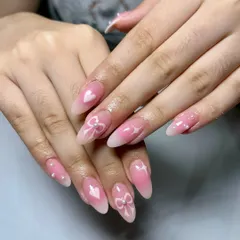 Elegance in every detail. This set features a soft pink base with delicate white hearts, bows, and pearl accents for a super sweet and romantic look.
