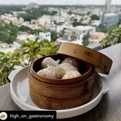 A guest favorite from our Pan-Asian brunch at Ging. These delicate shrimp dumplings are steamed perfectly and served with a stunning view of the Bangalore skyline, making for a picture perfect dining moment.