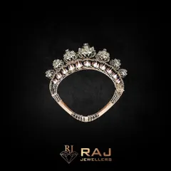 This ornate kada mounting is a celebration of floral design. The crown-like structure is ready to be set with colorful stones, transforming it into a regal and eye-catching piece of wristwear from our Floriza Collection.