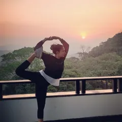 Here I am in Natarajasana, or King Dancer Pose, against a beautiful sunset. This challenging balance pose is more than a physical feat. It embodies the dance of Shiva and teaches us to find stability and grace even when life feels unsteady. It's a practice of releasing fear and embracing change.