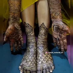 A complete bridal mehandi set. The hands and feet feature matching geometric patterns and personalized initials, creating a beautifully coordinated look for the bride.