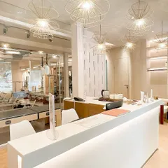 A glimpse into our pristine GK1 studio reception. We believe your wellness journey should begin in a space that feels both welcoming and inspiring.