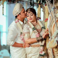 A tender moment during a traditional South Indian wedding ceremony. These quiet, unposed embraces are the memories I cherish capturing the most.
