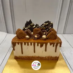 Indulge in our bestselling Lotus Biscoff Cheesecake. We build this dessert on a crunchy Biscoff biscuit base, with a smooth, creamy cheesecake layer, and finish it with a generous topping of Biscoff spread and crumble. It's a modern classic for a reason.