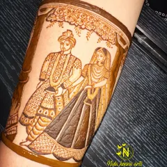 This forearm design depicts the Phera ceremony, where the couple takes their sacred vows around the holy fire. The mandap and the couple's linked hands are the central focus.