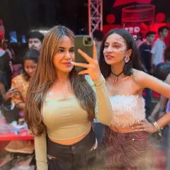 Another great selfie from the glitter bar. It's the perfect spot to capture that fresh, sparkly look.