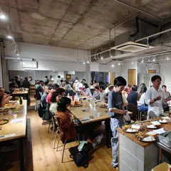 A full house at my culinary exchange event in Nagoya, Japan. The room was buzzing with energy and excitement as people gathered to experience Maharashtrian food for the first time.