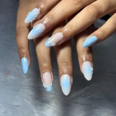 The combination of soft blue and white is so fresh and clean.