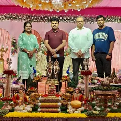 An inspiring moment sharing a frame with visionary leaders. I was honored to have my work appreciated by Honorable Sri B.S. Yediyurappa and his family.