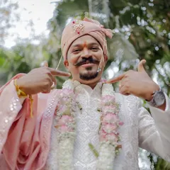 That main character energy! Capturing the groom's fun and confident personality during his baraat is always a blast.