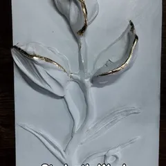 Another fantastic artwork from a workshop participant. They did an amazing job shaping the calla lily petals and applying the gold foil to highlight the curves. That "Saadichiteeeyy!" (I did it!) feeling is what this is all about.