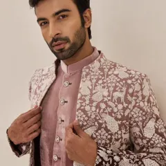 For commercial shoots, clean and professional men's grooming is essential. Here, I focused on creating a natural, even skin tone, taming the brows, and styling the hair to look sharp and polished for a men's ethnic wear campaign.