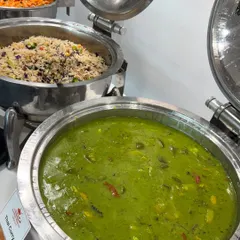 A snapshot from a boardroom lunch for HDFC Life, featuring our authentic Green Thai Vegetable Curry and flavorful Mexican Rice. We offer diverse international cuisines for corporate menus.