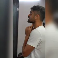 A moment of focus during our detox session. I teach breathing techniques that help calm the nervous system, improve focus, and aid in muscle recovery.