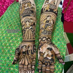 A complete bridal story on both arms. I've included multiple scenes, from the couple's portrait to the wedding rituals, creating a full narrative. This is the kind of detailed, story-based work I love to do for my brides.