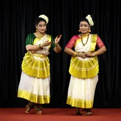 We love bringing classic stories to life through intimate duet performances. Here, we explore the divine relationship between Rukmini and Satyabhama, showcasing how Mohiniyattam can convey complex emotions and narratives.