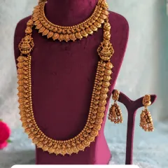 My classic Kaasu Haara and necklace combo is a favorite for South Indian brides. This product shot shows the beautiful antique gold finish and the detailed craftsmanship, featuring Goddess Lakshmi motifs for a truly traditional and auspicious Muhurtham look.
