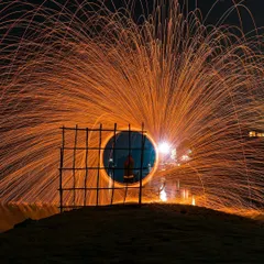 Another creative steel wool photo for Samsung. This composition uses a frame within the frame to create a portal-like effect, showcasing my ability to think outside the box for a campaign.