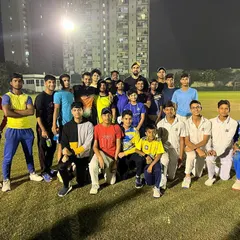 Our students with fast bowling legend Ishant Sharma after a practice session. These interactions provide inspiration and a clear goal for our young players to strive for.