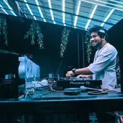 A happy moment during a set. You can see the smile on my face; this is my passion.
