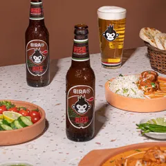 A great product shot often tells a bigger story. Here, I paired Bira 91 beer with a delicious spread of Indian food to create a relatable and appetizing scene that feels like a genuine moment.