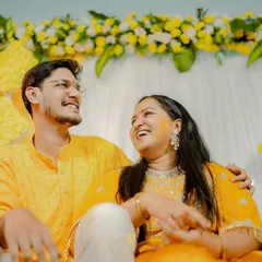 Capturing the easy, natural chemistry of a couple during their Haldi function. These unposed moments of laughter are the heart of my storytelling approach.