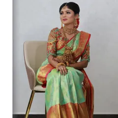 An awesome experience working on this jewellery ad for Praveen Jewel Palace with the lovely Bindu. The makeup was designed to complement the traditional jewellery and vibrant silk saree.