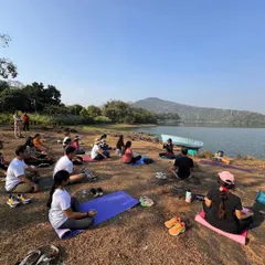 A moment of shared stillness during one of our one-day nature escapes. We find beautiful, quiet spots close to the city to help you reset and recharge, even if you only have a day to spare.
