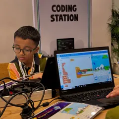 At a MetLife GOSC corporate event, kids and adults were completely engaged at the coding station. I offer exciting robotics activities for corporate events that are fun for all ages.