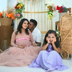 Maternity sessions are even more special when the whole family is involved. Here, we captured the excitement of a big sister-to-be, creating a beautiful memory before the new baby arrives. I provide beautiful gowns for moms to make them feel amazing.