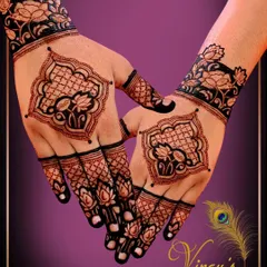 A beautiful and modern design for guests. The hands are held together to form a complete pattern with lotus motifs and bold, dark outlines.