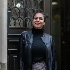 I'm the most awkward poser, but my friend Kiran makes it so easy. Here's a shot he took of me while we were walking and chatting through the city.