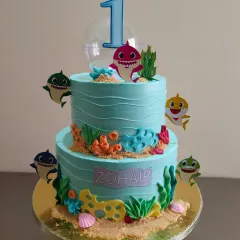 Another angle of the popular Baby Shark themed cake, showing the fun details and characters that kids adore.