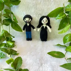 Just the couple from the family replica set. I focused on getting the details right, from the hairstyle to the outfits, to truly capture their likeness.