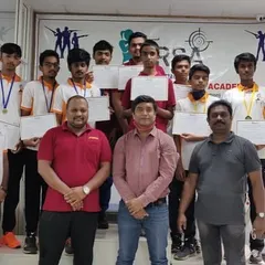 A proud moment for the winners of the men's category in our internal competition, celebrating their achievements.