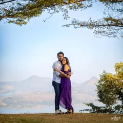 A beautiful destination pre-wedding shoot in the hills. We use the natural landscape and soft light to create a serene and romantic atmosphere for our couples.