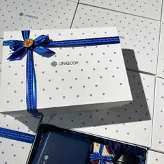 For Diwali, I curated these elegant corporate gift boxes for Uniqode. Each box was beautifully branded and finished with a royal blue ribbon and a custom coin, containing a selection of premium goodies for their employees and clients.