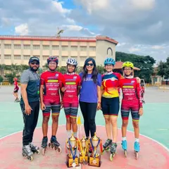 Team ERSC after a successful run at the CISCE regional speed skating competition, celebrating our skaters who qualified for the nationals. We win and lose as a team.