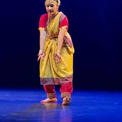 This solo Bharatnatyam performance captures the essence of the dance form, blending powerful postures with delicate expressions. Our training prepares students for compelling solo and group presentations.