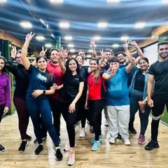 This is our happy hour. A post-class photo with my amazing group, full of smiles and positive energy.